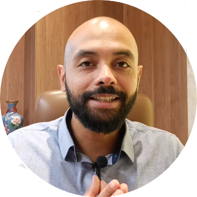 Foto do Correia Jr. Fundador e CEO da Descomplix Saúde. Nossa missão é Facilitar a Saúde